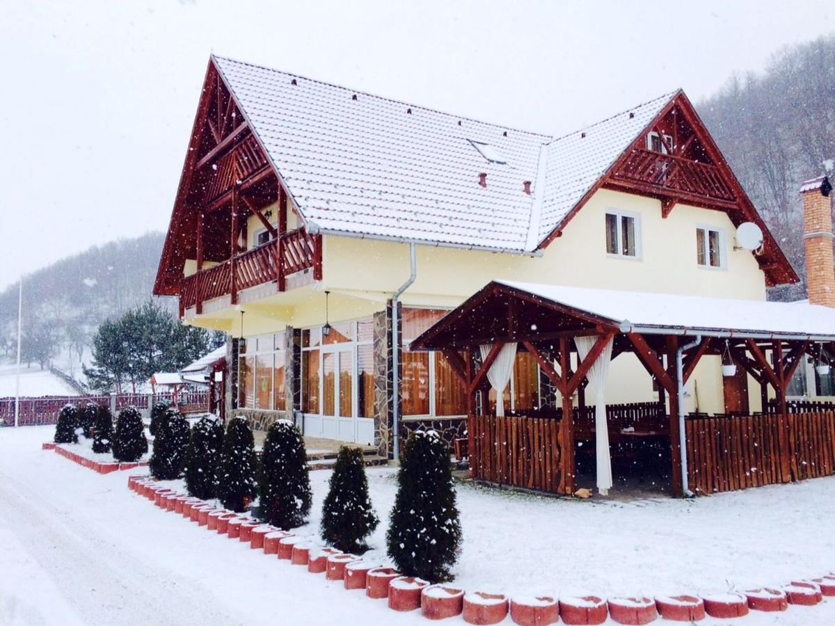 Olimpia Villa Tibod Екстериор снимка