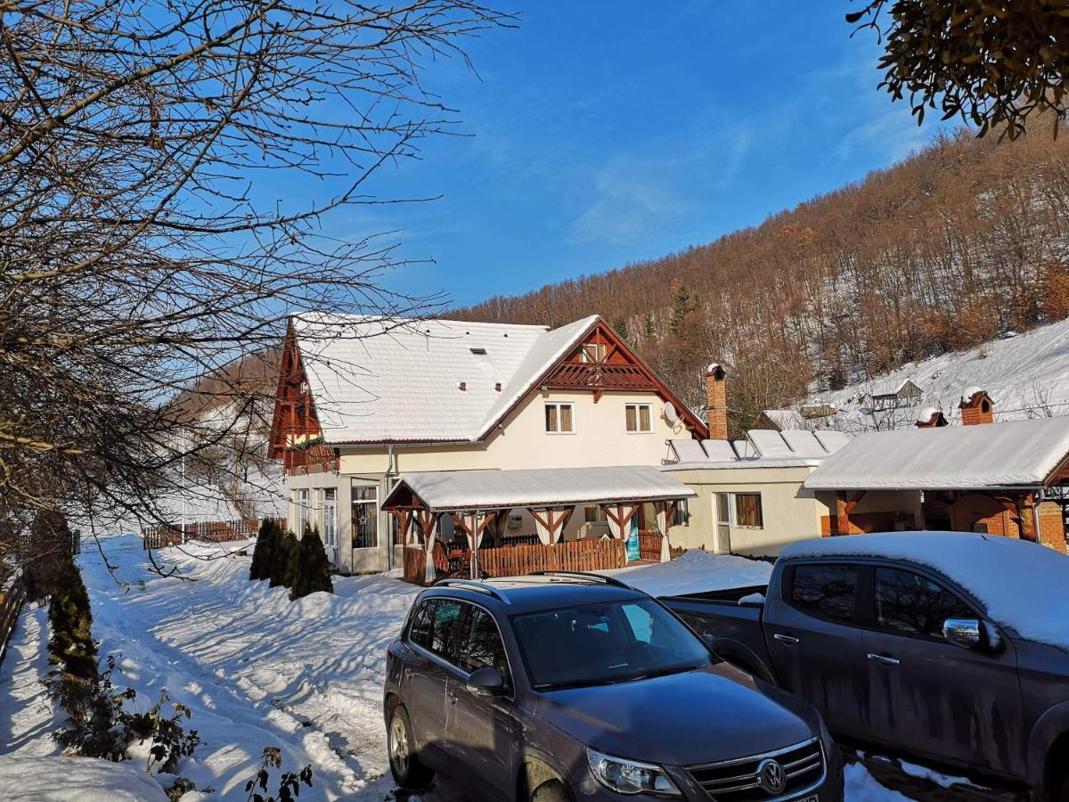 Olimpia Villa Tibod Екстериор снимка